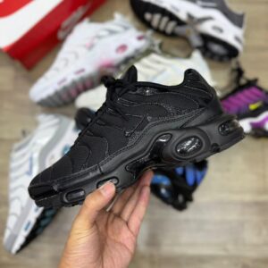 AIR MAX PLUS TN 1 TRIPLE BLACK